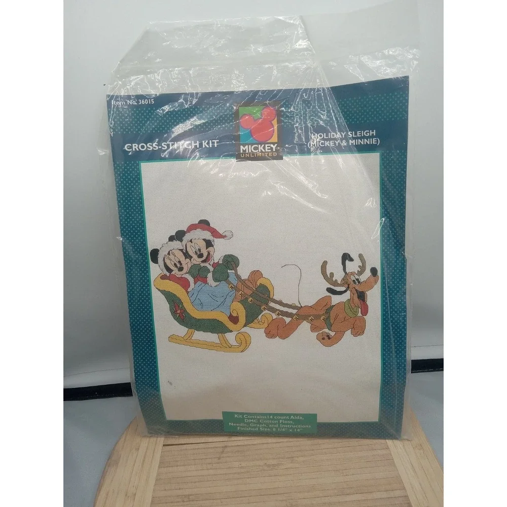 Just Cross Stitch Mickey Unlimited Holiday Sleigh Minnie And Mickey Pluto‎ Kit